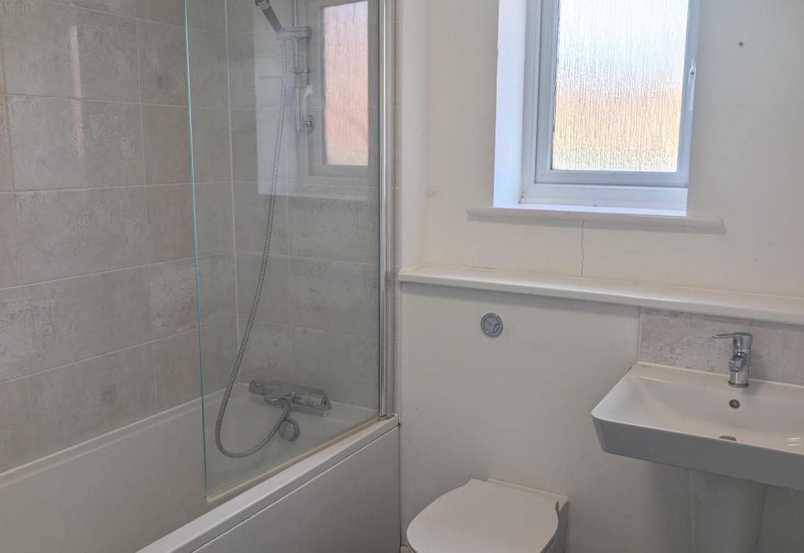 Bathroom_0.jpg