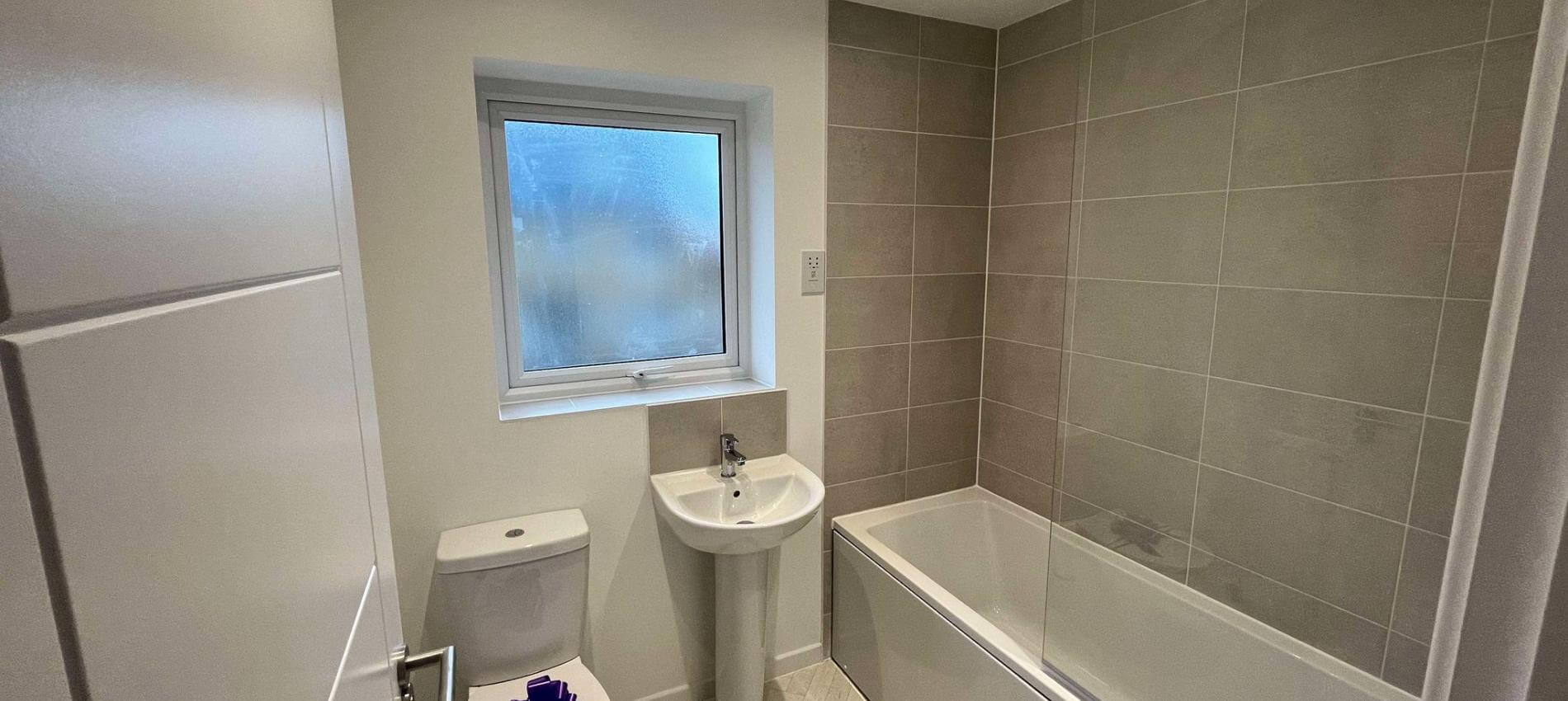 The Elmslie Bathroom