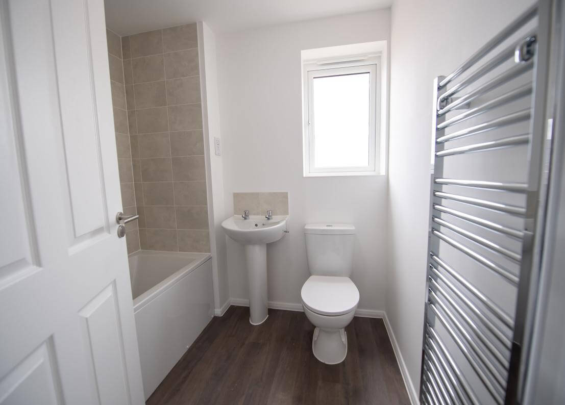 Family Bathroom at Edwalton Fields